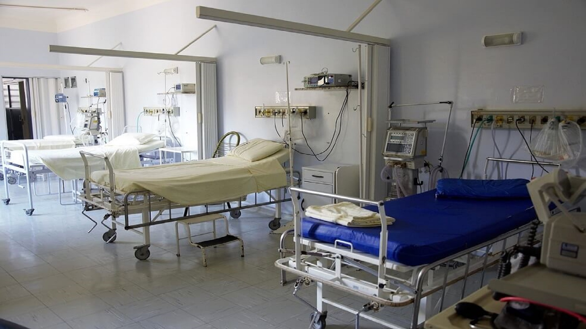 Descartan habilitar camas hospitalarias para pacientes COVID-19