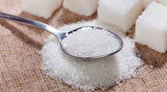 disminuir el consumo del azúcar y la sal.