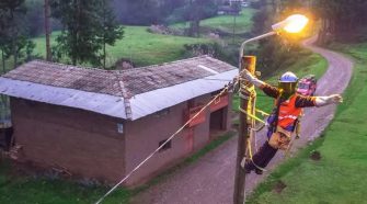 Servicio eléctrico en la provincia Lampa