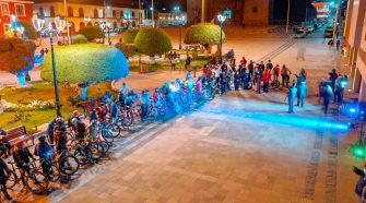 Primera bicicleteada nocturna en la ciudad de Puno
