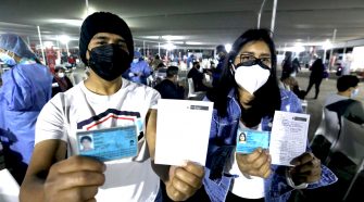 Mayores de 18 años deberán presentar carnet de vacunación