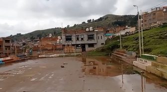Plataforma José Antonio Encinas de Puno se inunda
