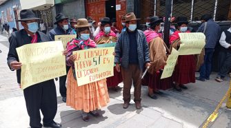 Pobladores protestan contra Tribunal Constitucional