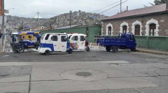 Federación de Mototaxistas de Puno acatan paro