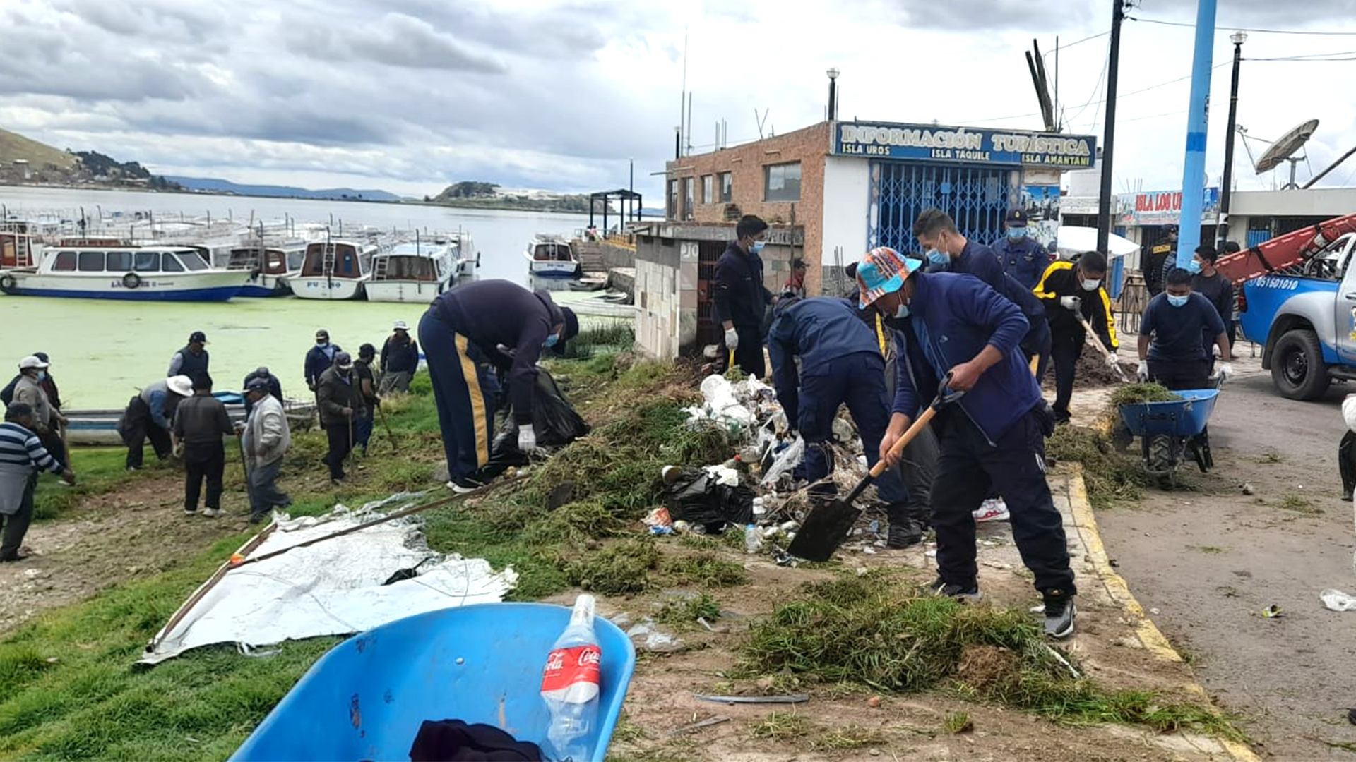Retiraron 1 tonelada de malezas y media tonelada de residuos inorgánicos en el Puerto Muelle de Puno