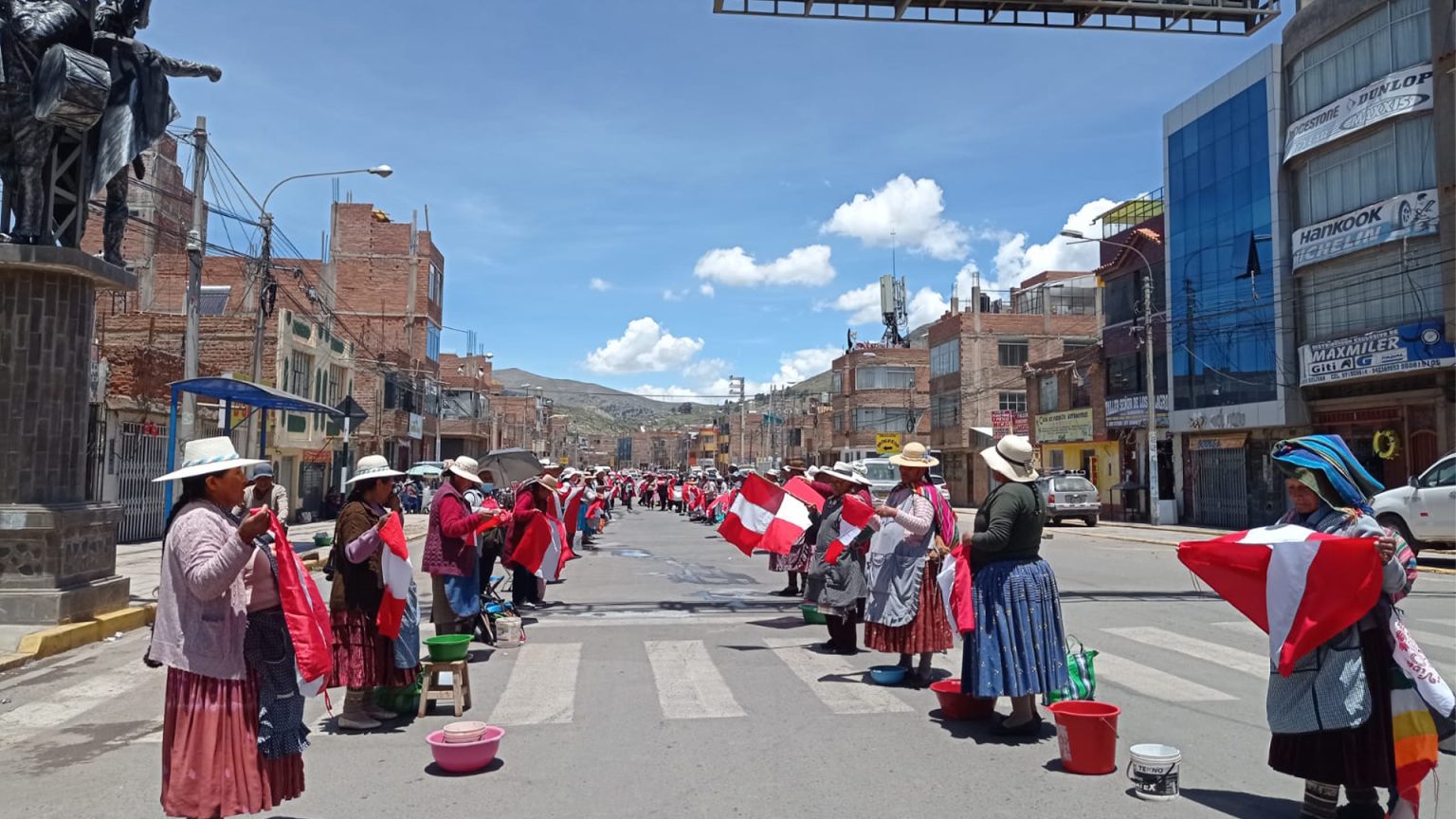 Puno Comerciantes de diferentes mercados participaron del lavado de