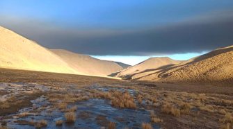 Cenizas del volcán Ubinas afectan a distritos de Puno