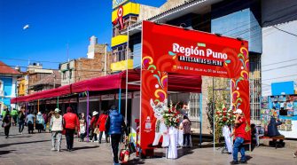 Feria de artesanías en Puno