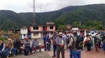 La población continúa rechazando el retorno de efectivos policiales en San Gabán