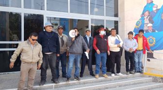 Dirigentes en Juliaca realizan protesta