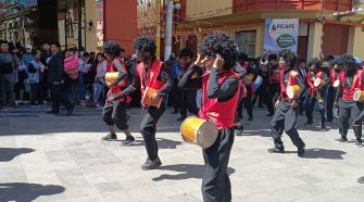 Parada Carolina en el marco del 355 aniversario de la ciudad de Puno.