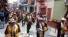 Desfile por aniversario de la Federación Regional de Folklore y Cultura