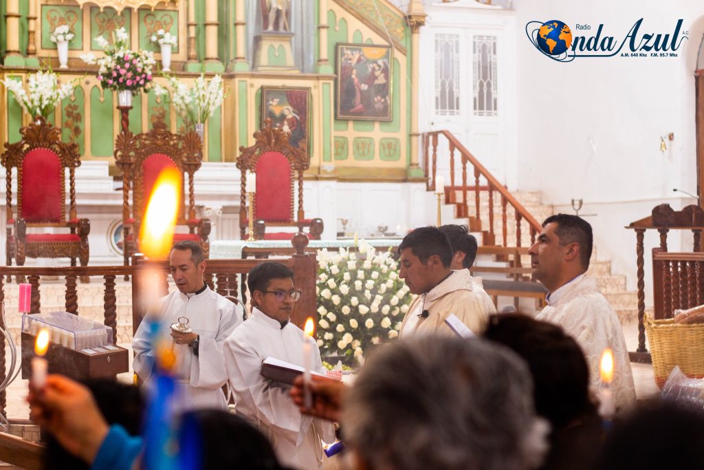 Foto: Sétima Misa de Novena en Honor a la Santísima Virgen de la ...