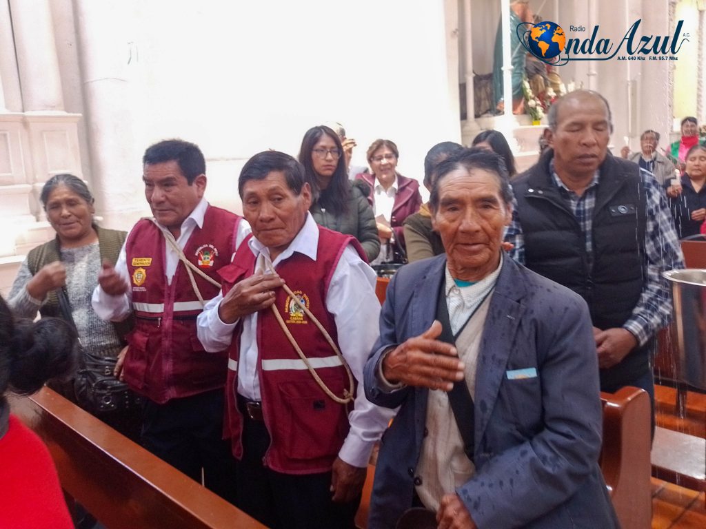 Foto: Tercera misa de novena en honor a la Santísima Virgen de la ...