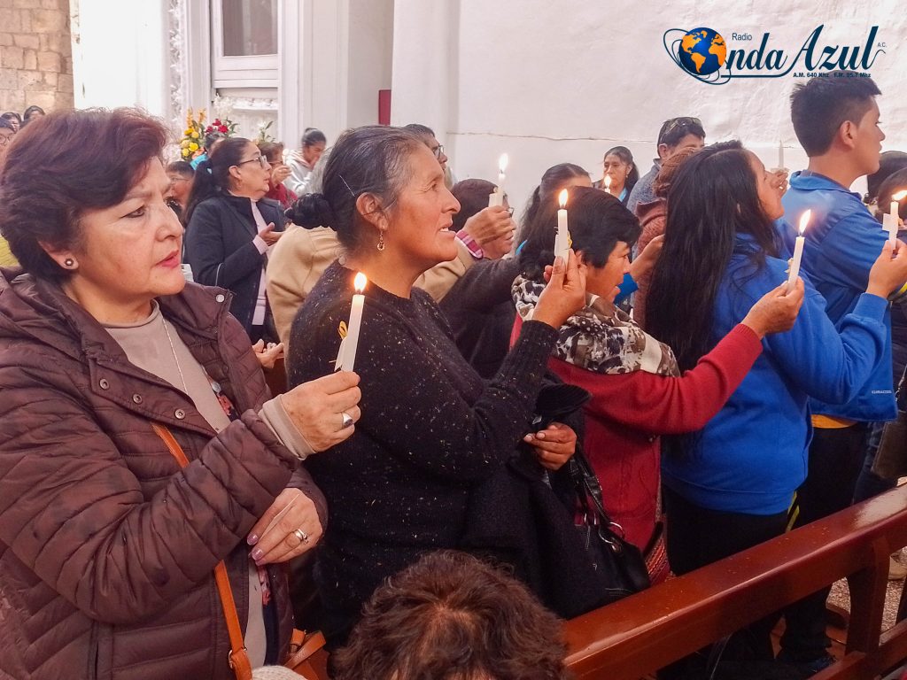 Foto: Tercera misa de novena en honor a la Santísima Virgen de la ...