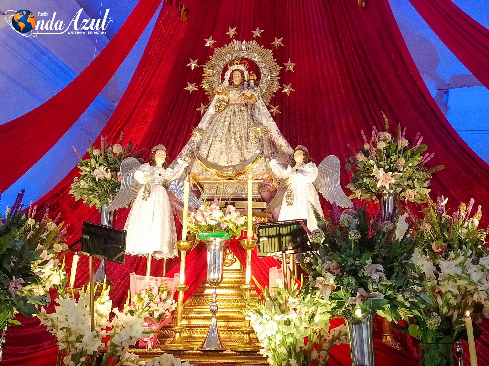 Foto: Tercera misa de novena en honor a la Santísima Virgen de la ...