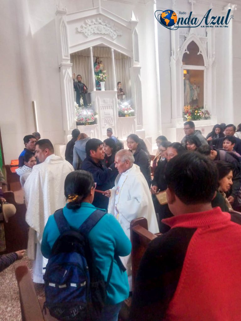 Fotos: Cuarta misa de novena en Honor a la Santísima Virgen de la ...