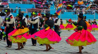 Conjunto Carnaval Auténticos Lawa K´umus del centro poblado de Thunco Ácora