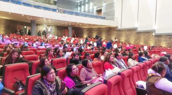 condecoración y reconocimiento a mujeres líderes de Puno