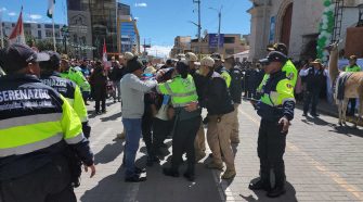 Familiares de fallecidos en la provincia de Carabaya