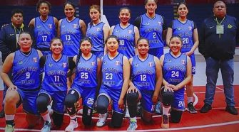 Deportistas de basketball femenino de Puno