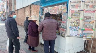 Venta de diarios y revista en Puno