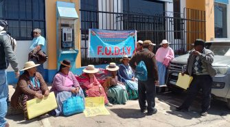 Pobladores de Melgar y Yunguyo protestan contra la SUNASS