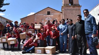 Realizan donativos a 5 distritos de Puno