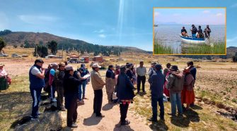 Pobladores de la comunidad Lago Azul