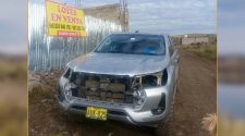 Camioneta abandonada y desmantelada