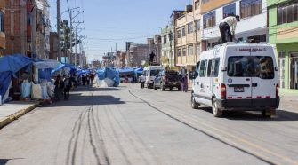 Feria de las Alasitas en Puno
