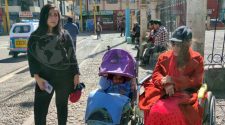 Madre de familia pide apoyo económico