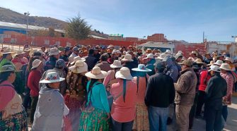 Vecinos de Salcedo en pie de lucha