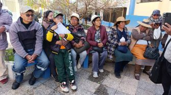 Vecinos de Vallecito en Juliaca