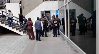 Agentes policiales y los fiscales