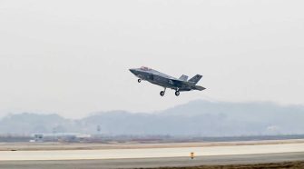 EE.UU. ordena el despliegue de 10 aviones
