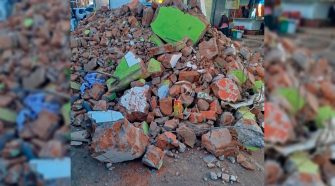 Escombros bloquean acceso al mercado Unión