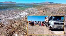 Pobladores limpian el Titicaca