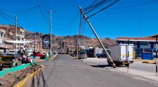 Poste a punto de caer preocupa