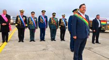 Luis Arce pide a la Fuerza Aérea de Bolivia defender