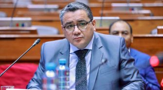 Renuncia de Juan José Santiváñez