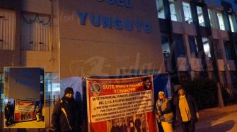 Docentes cesantes realiza un plantón