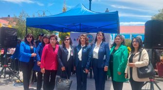 Niños de Puno llenan de color el parque Manuel Pino