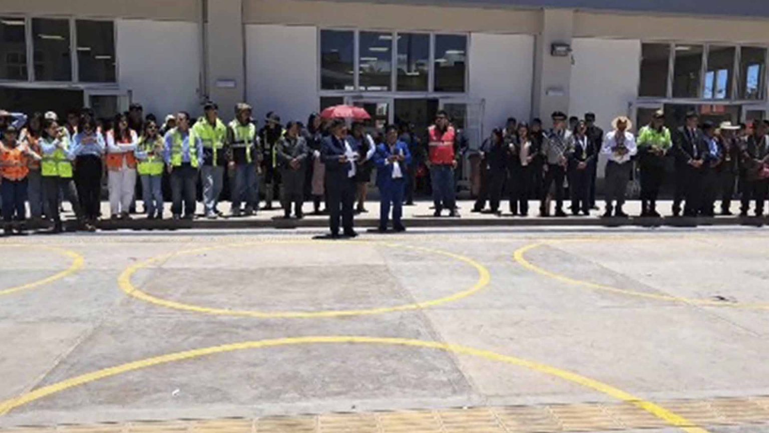 Desaguadero: padres y docentes protestan por restricciones en entrega ...