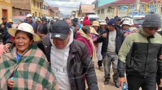 Familiares de jóvenes fallecidos en incendio