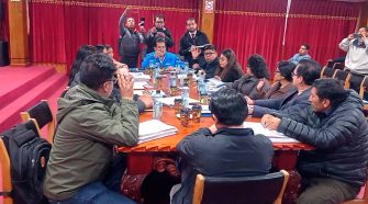 Concejo Municipal de San Román declara vacancia de regidor