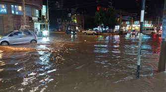 Inundaciones en calles de Juliaca