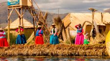 Uros esperan mayor llegada de turistas