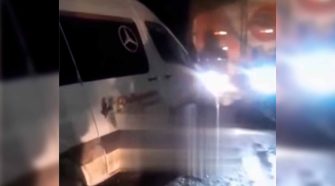 miniván perteneciente a la empresa Vallegrandino