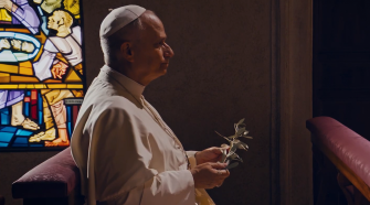 El papa León XIV llamó a los líderes del mundo a dejar las armas y buscar la paz